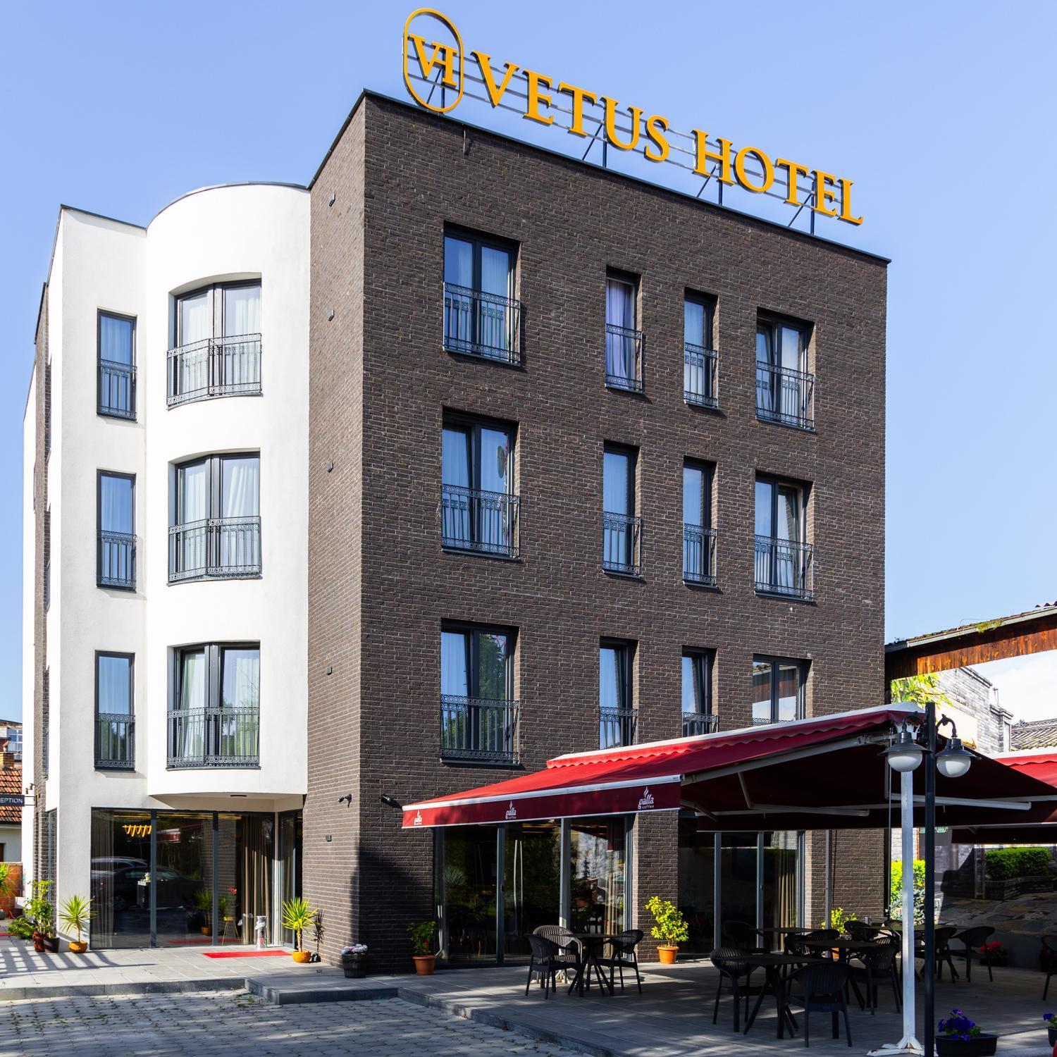 Vetus Hotel Priștina Exterior foto