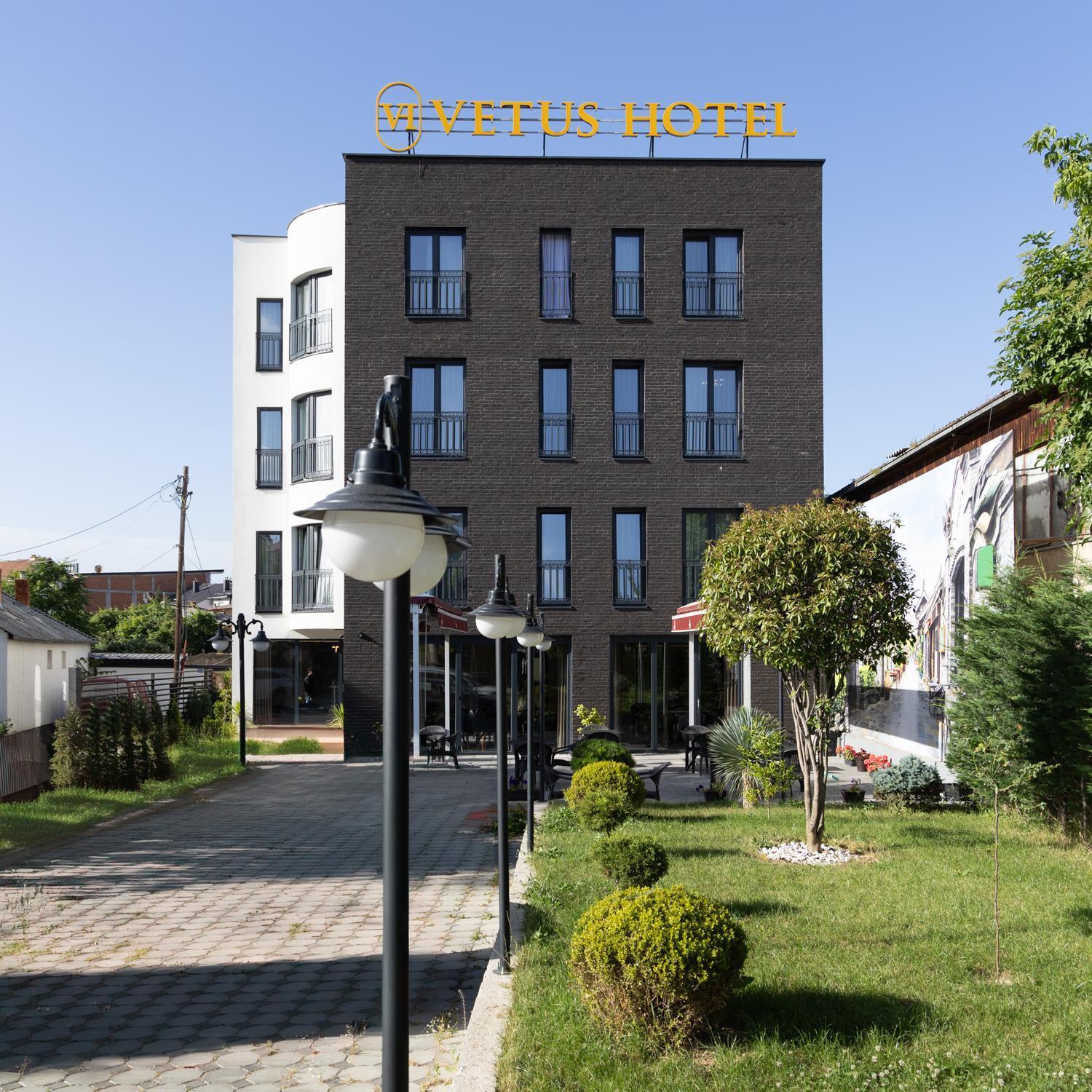 Vetus Hotel Priștina Exterior foto